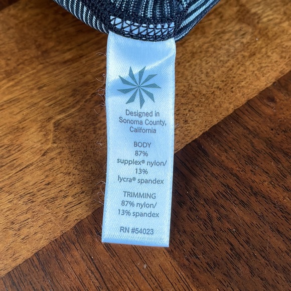 NWT ATHLETA MIND OVER MAT CAPRI LEGGINGS - SIZE SM - Picture 8 of 8